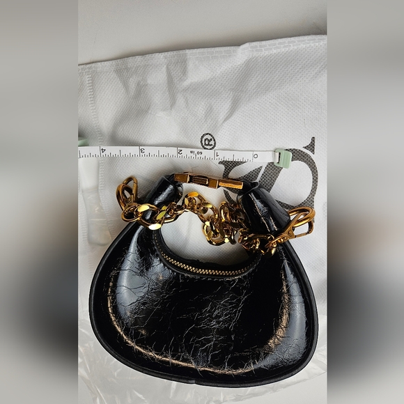 Black and Gold Chain Women's Crossbody Bag (NWOT) - Picture 8 of 11